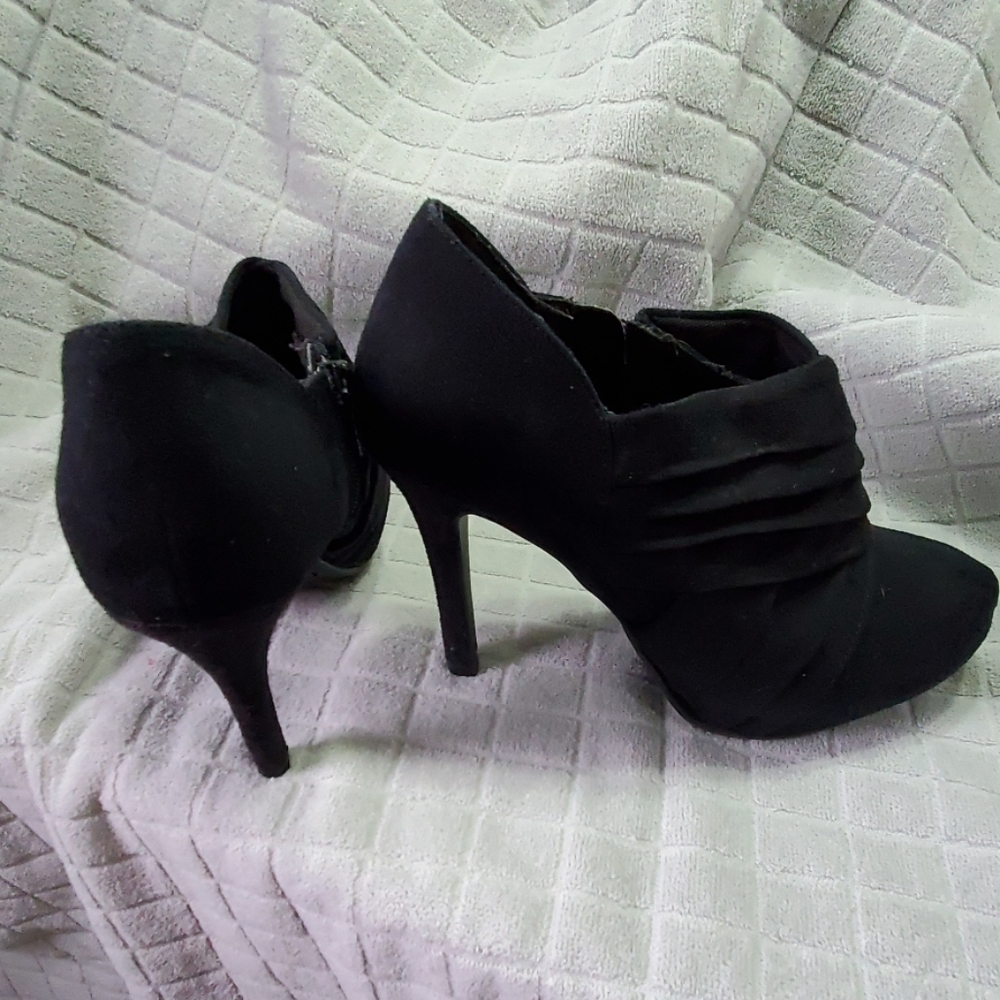 Heels Booties - Picture 3 of 8